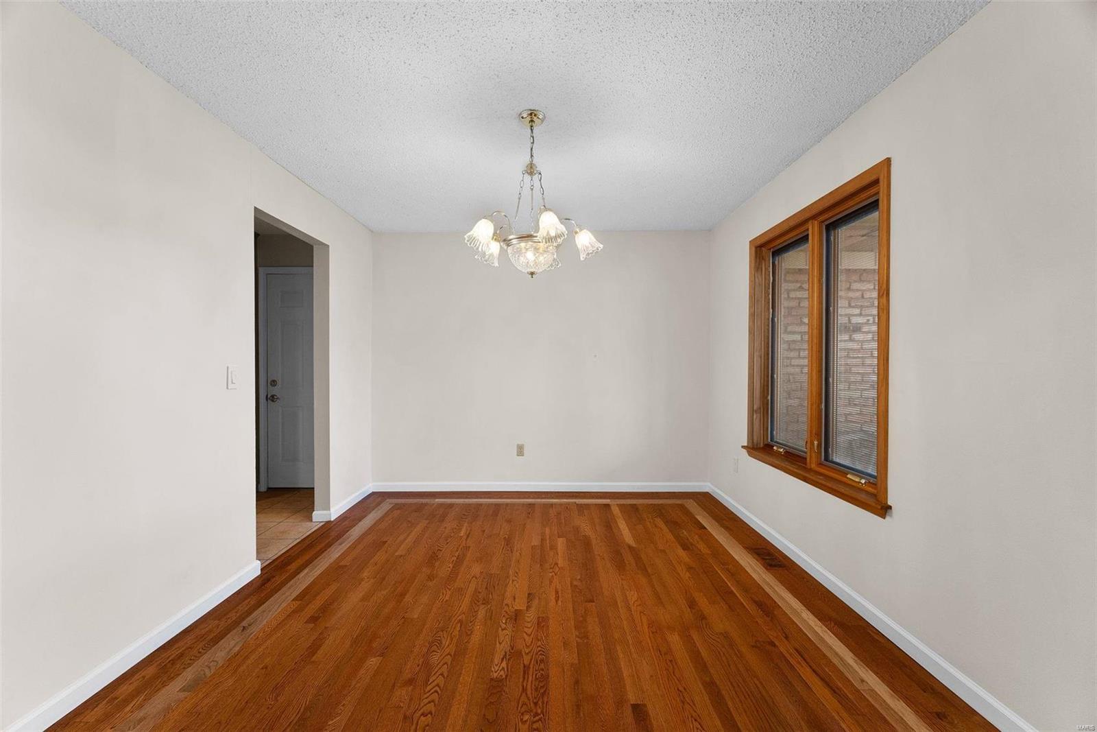 900 Ruth Drive St. Charles, MO 63301 - Photo 5 of 36 Gallery Image 5