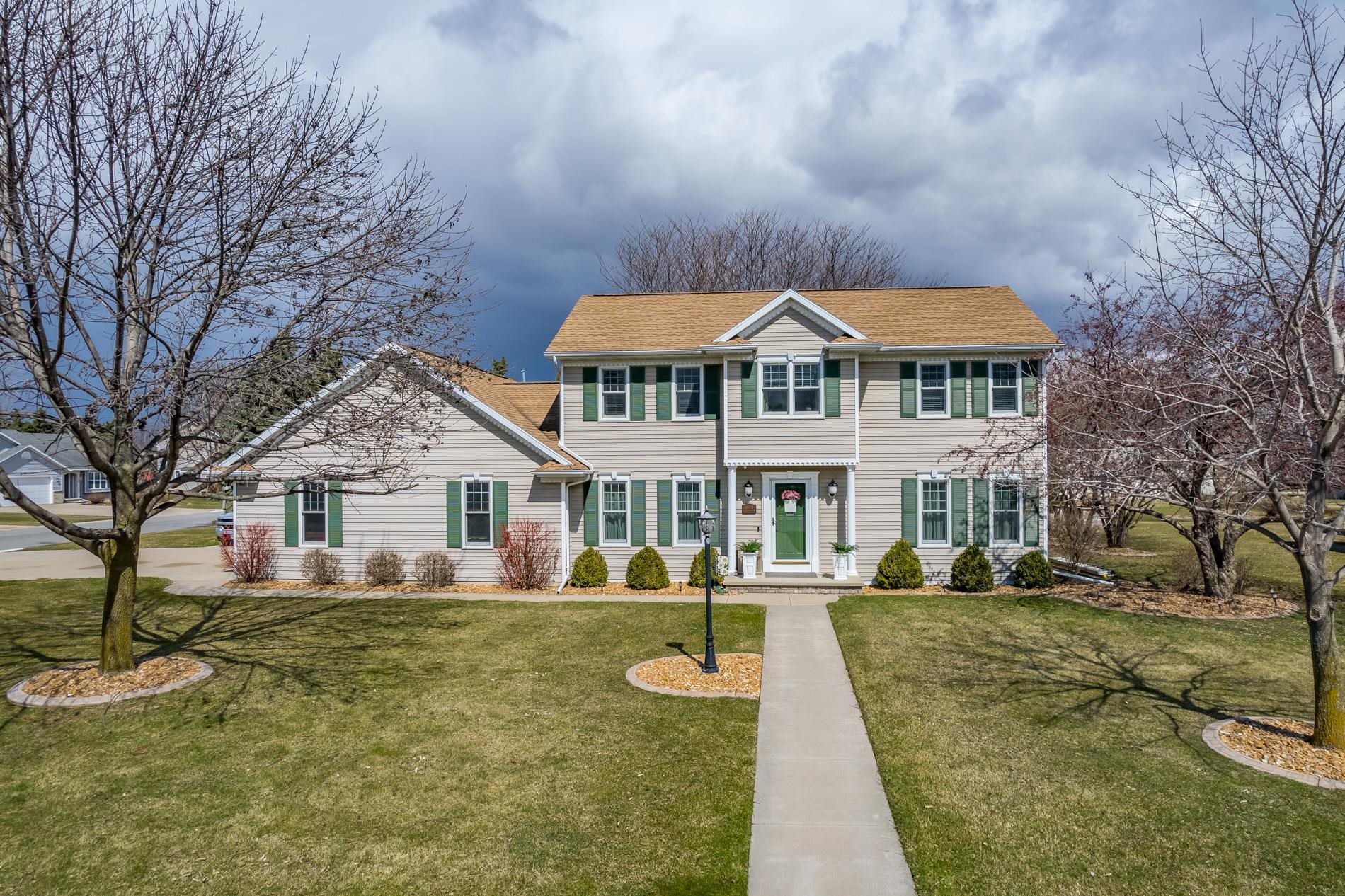 W6074 Strawflower Drive Appleton, WI 54915 - Photo 2 of 53