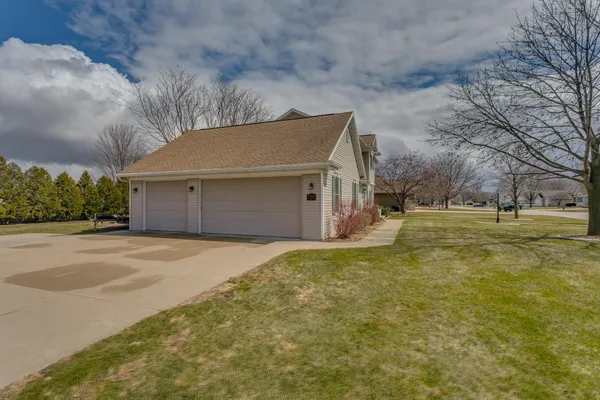 $449,900 | W6074 Strawflower Drive, Appleton, WI 54915