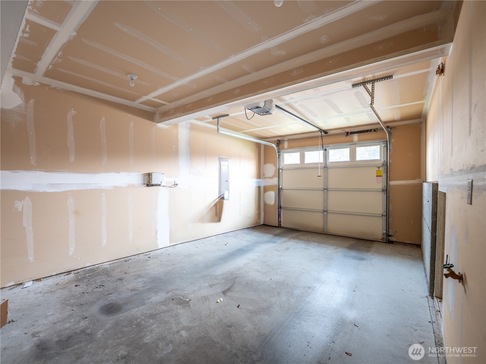 1535 Historic Lane Wenatchee, WA 98801 - Photo 33 of 35 a view of a garage