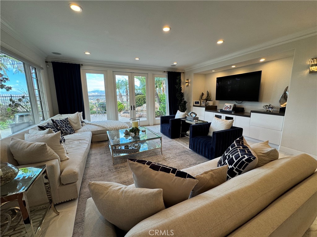 26 Dreamlight Irvine, CA 92603 - Photo 4 of 54