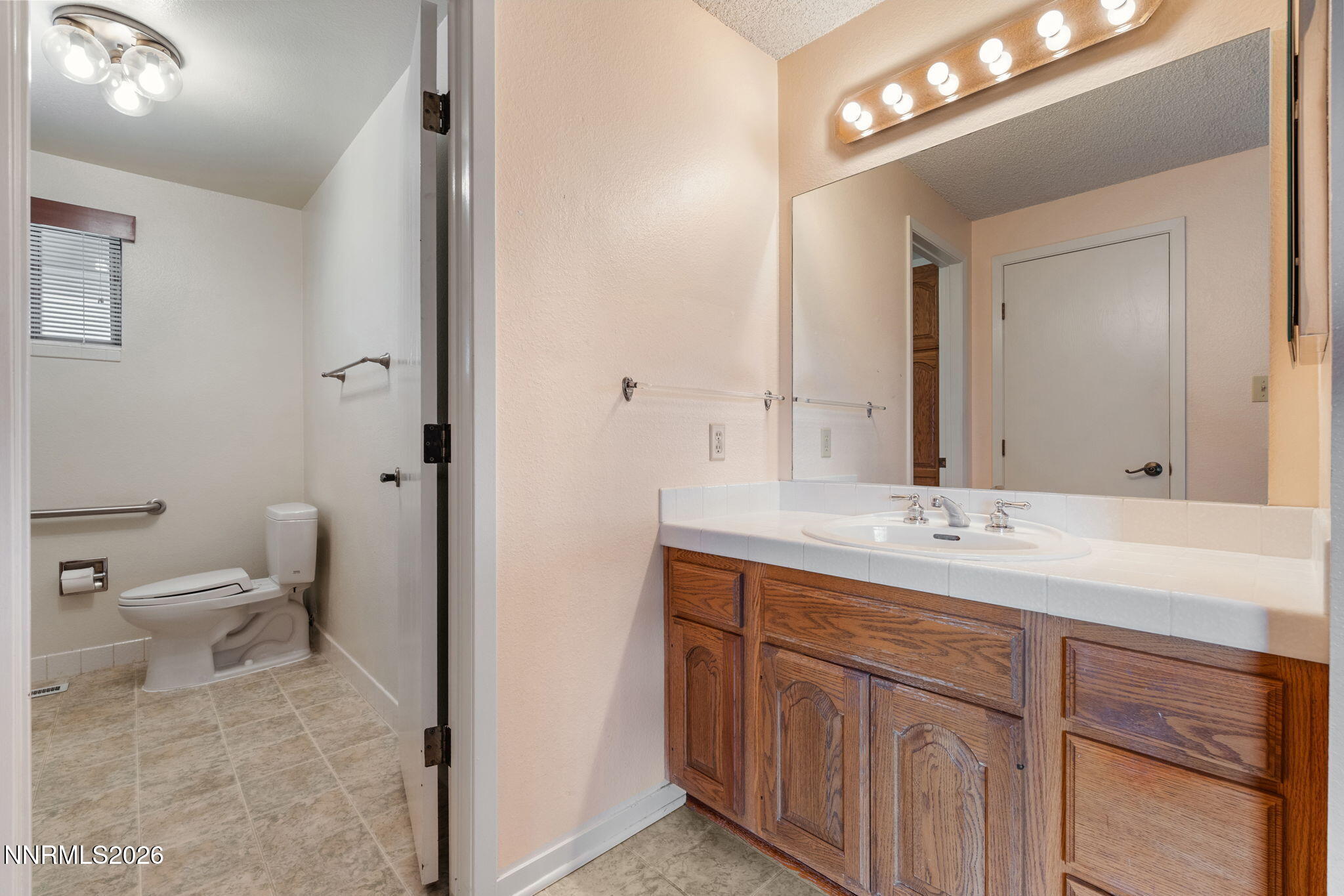 4045 Inverness Drive Reno, NV 89502 - Photo 21 of 34 Primary Bathroom - Vanity