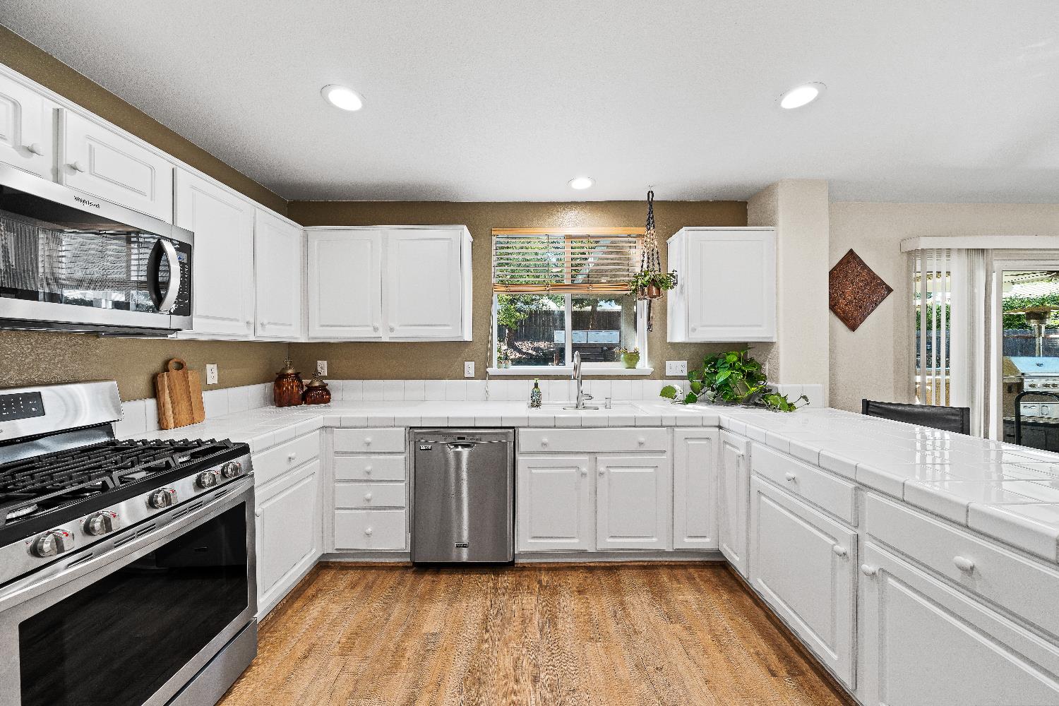 4237 Crazy Horse Road Cameron Park, CA 95682 - Photo 16 of 60
