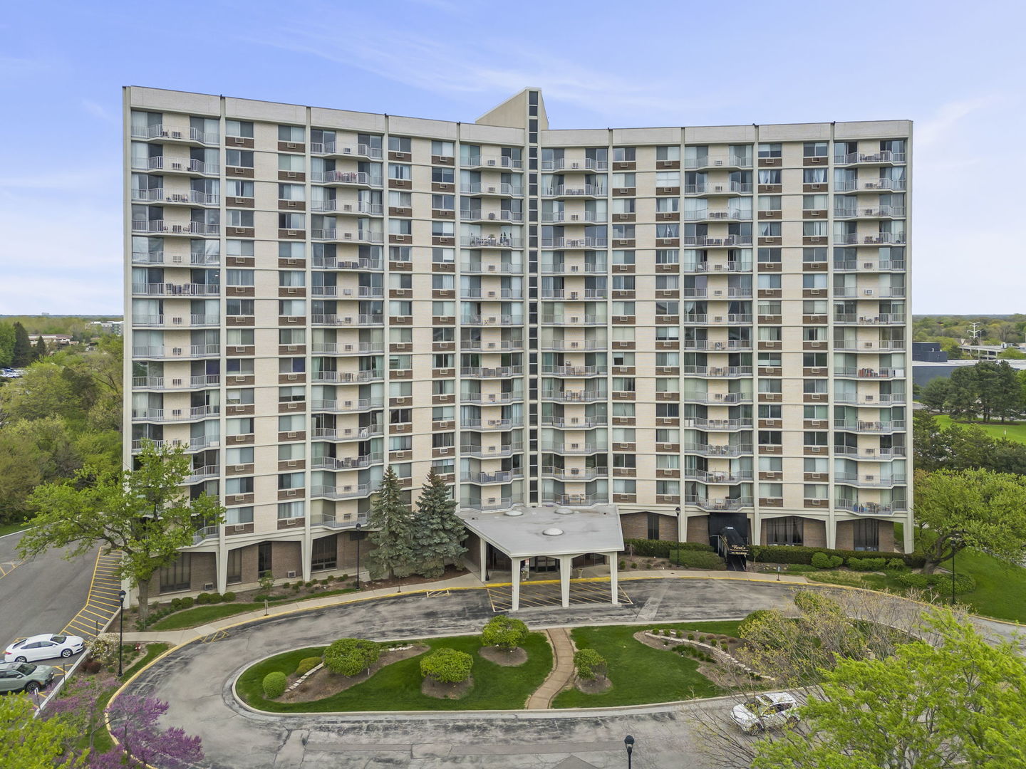 40 North Tower Road, Unit 14L Oak Brook, IL 60523 - Photo 1 of 16