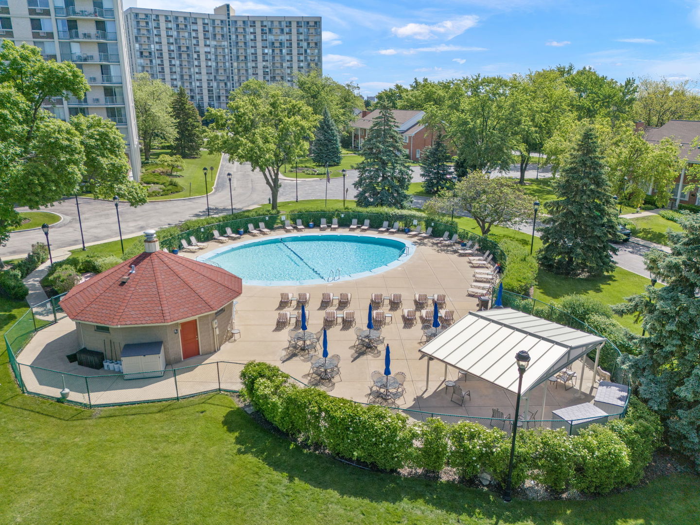 40 North Tower Road, Unit 14L Oak Brook, IL 60523 - Photo 12 of 16