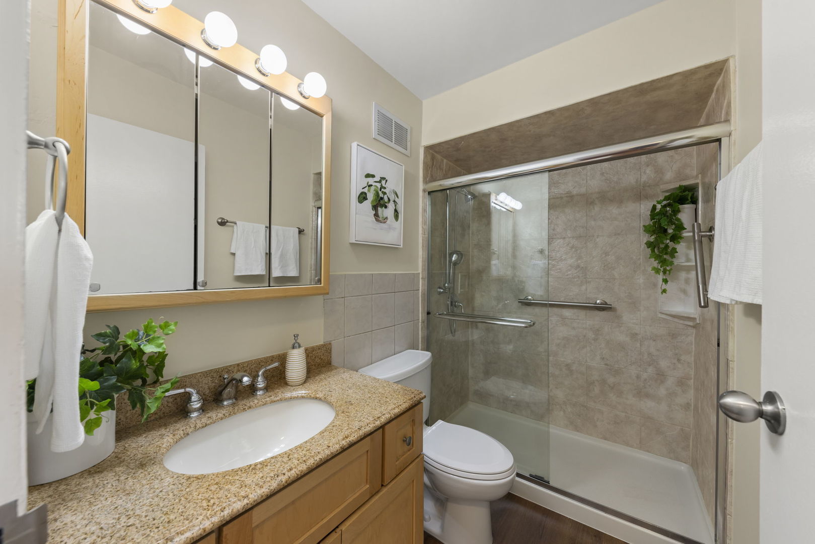 40 North Tower Road, Unit 14L Oak Brook, IL 60523 - Photo 9 of 16
