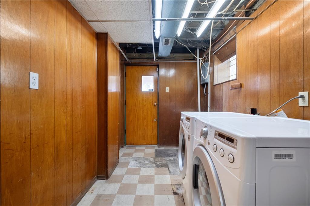 4088 Howley Street Pittsburgh, PA 15224 - Photo 24 of 32 a utility room with dryer and washer