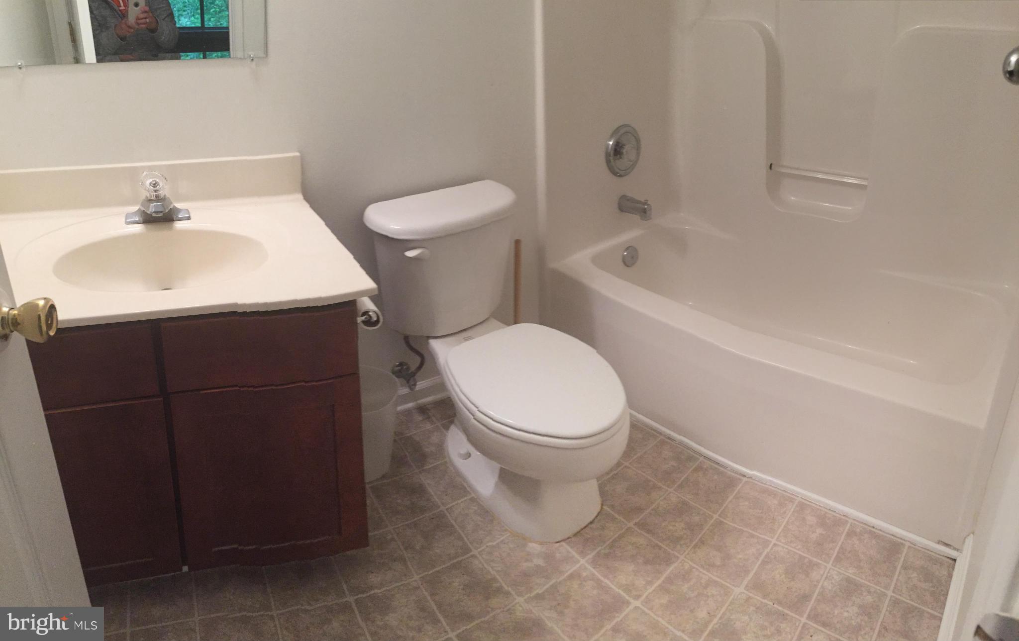 402 Greenfield Road Front Royal, VA 22630 - Photo 22 of 30 Bath