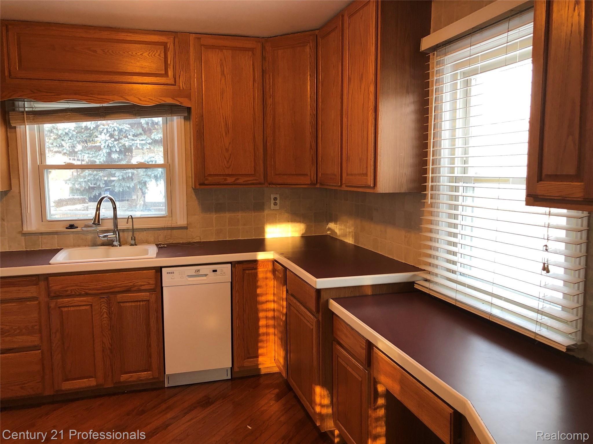 58888 Lind Road Washington, MI 48094 - Photo 5 of 14 IMG_0758.jpg