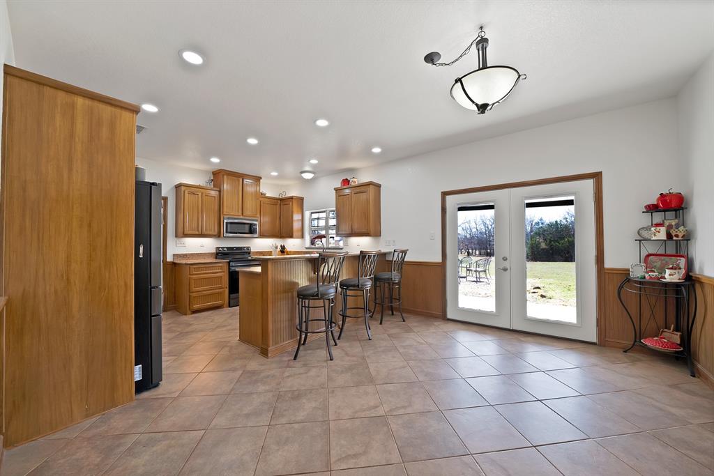 151 Roble Court Weatherford, TX 76088 - Photo 11 of 39