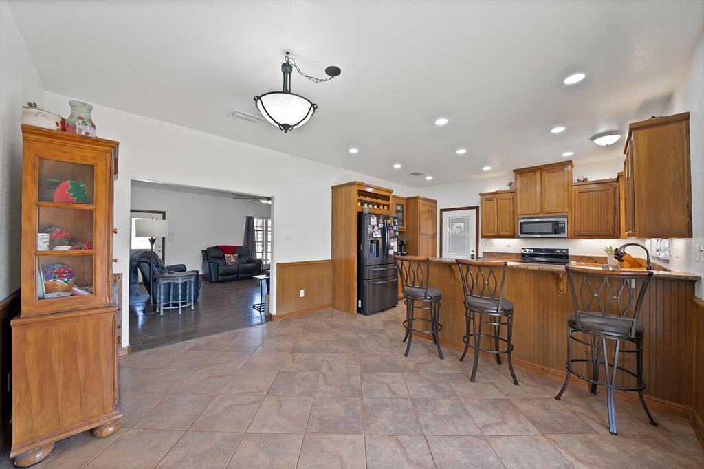 151 Roble Court Weatherford, TX 76088 - Photo 12 of 39