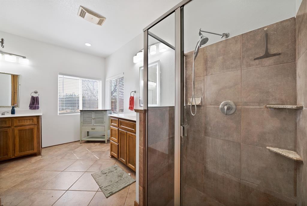 151 Roble Court Weatherford, TX 76088 - Photo 22 of 39