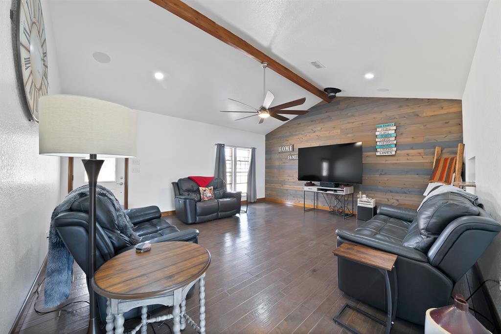 151 Roble Court Weatherford, TX 76088 - Photo 9 of 39