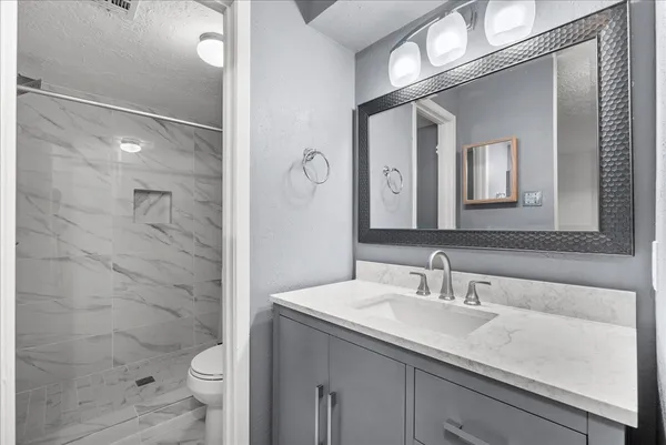 $250,000 | 671 Davis Road, League City, TX 77573