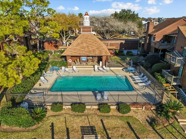 $250,000 | 671 Davis Road, League City, TX 77573