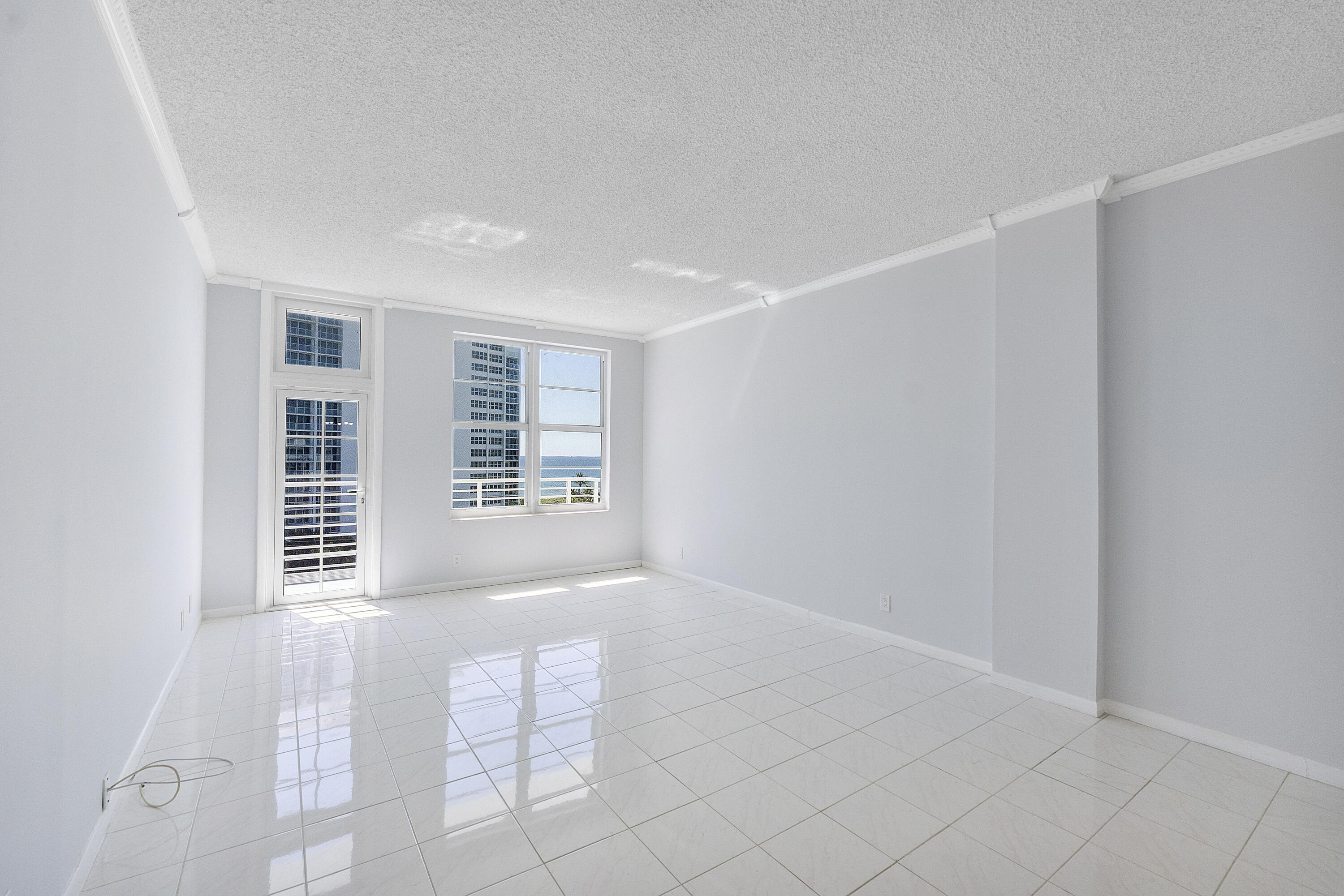 2851 South Ocean Boulevard, Unit 7E Boca Raton, FL 33432 - Photo 2 of 42 Living Room