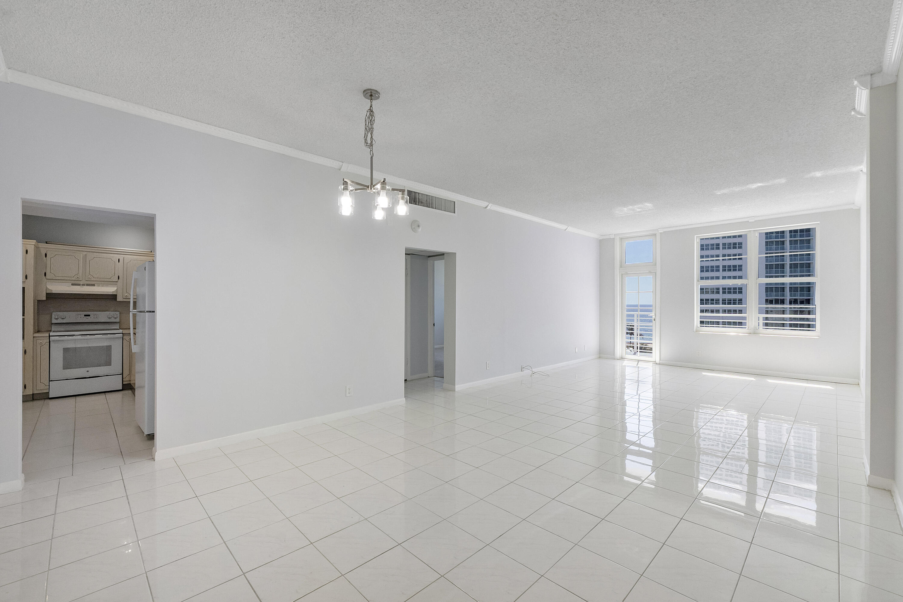 2851 South Ocean Boulevard, Unit 7E Boca Raton, FL 33432 - Photo 3 of 42 Living Room/Dining Area
