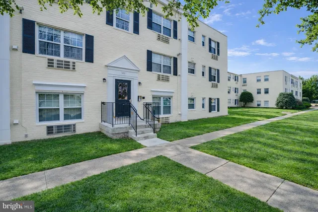 $188,000 | 2237 Farrington Avenue, Unit 6201, Alexandria, VA 22303