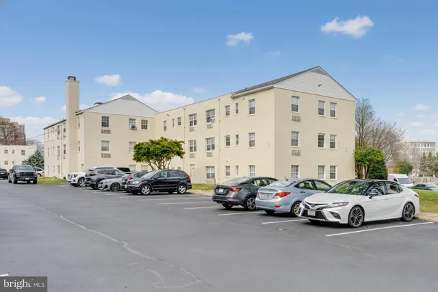 $188,000 | 2237 Farrington Avenue, Unit 6201, Alexandria, VA 22303