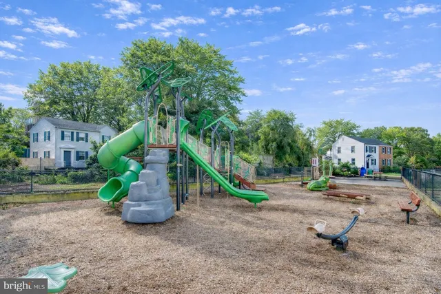 $188,000 | 2237 Farrington Avenue, Unit 6201, Alexandria, VA 22303