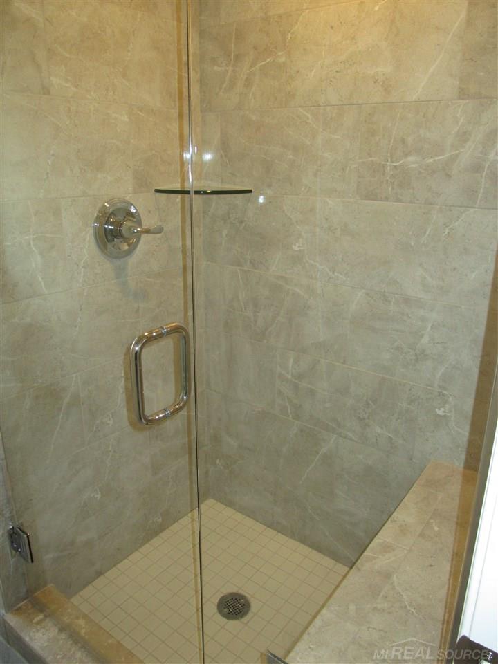 47392 Mariners New Baltimore, MI 48051 - Photo 11 of 14