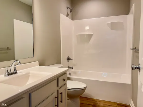 $179,900 | 924 North Oakland Avenue, Indianapolis, IN 46201