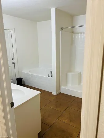 $3,000 | 3280 2nd Avenue Southeast, Naples, FL 34117