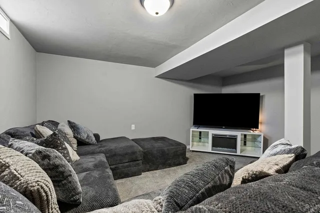 $189,900 | 1119 South Weed Street, Shawano, WI 54166