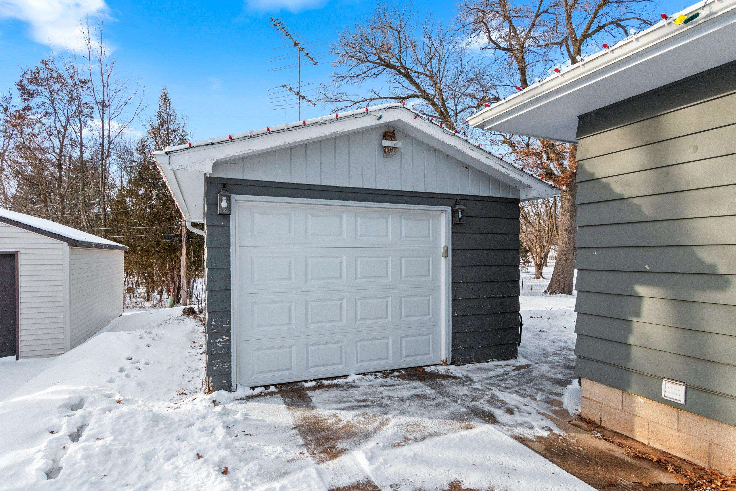 1119 South Weed Street Shawano, WI 54166 - Photo 4 of 52