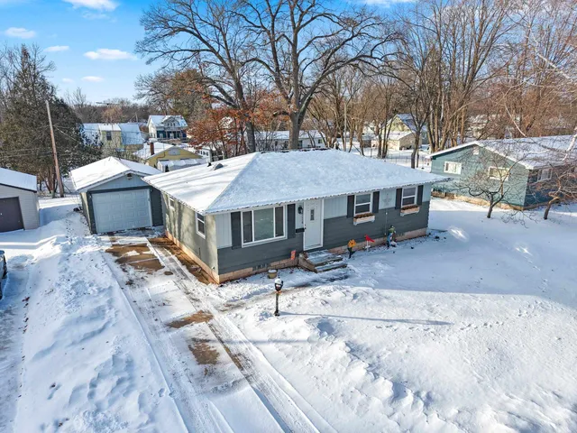 $189,900 | 1119 South Weed Street, Shawano, WI 54166