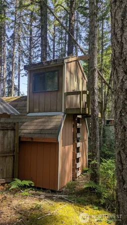 a front view of house with yard