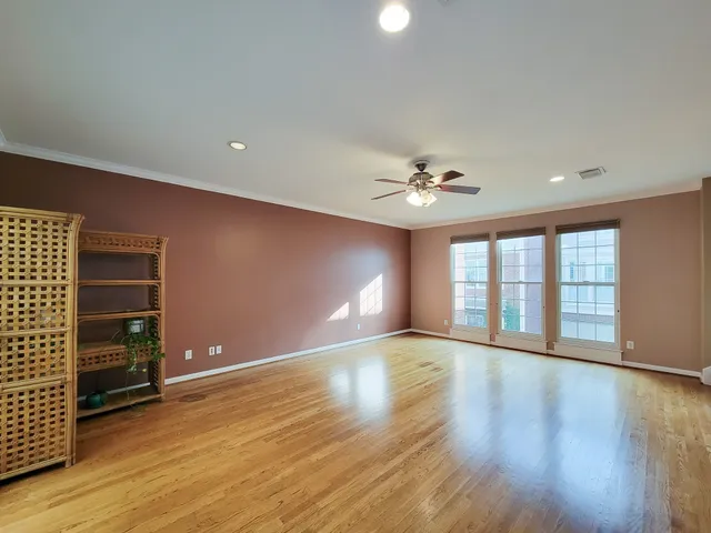 $2,500 | 2208 Taft Street, Houston, TX 77006