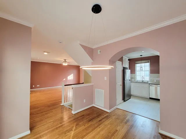 $2,500 | 2208 Taft Street, Houston, TX 77006