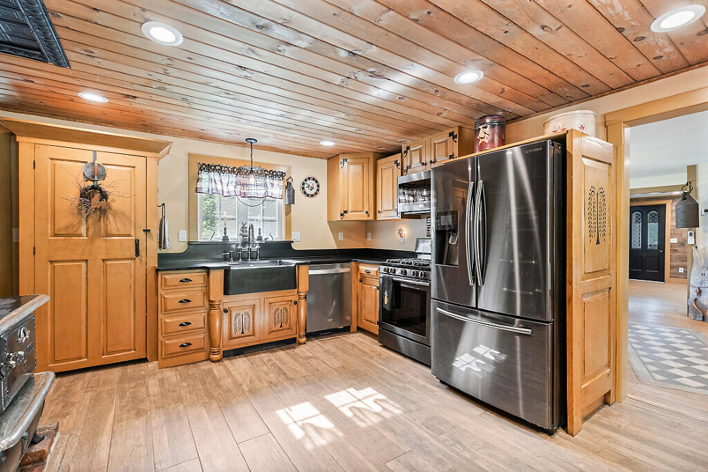 13 Cooper Road Chesterville, ME 04938 - Photo 8 of 82 136_BP5A9148_DxO_mls
