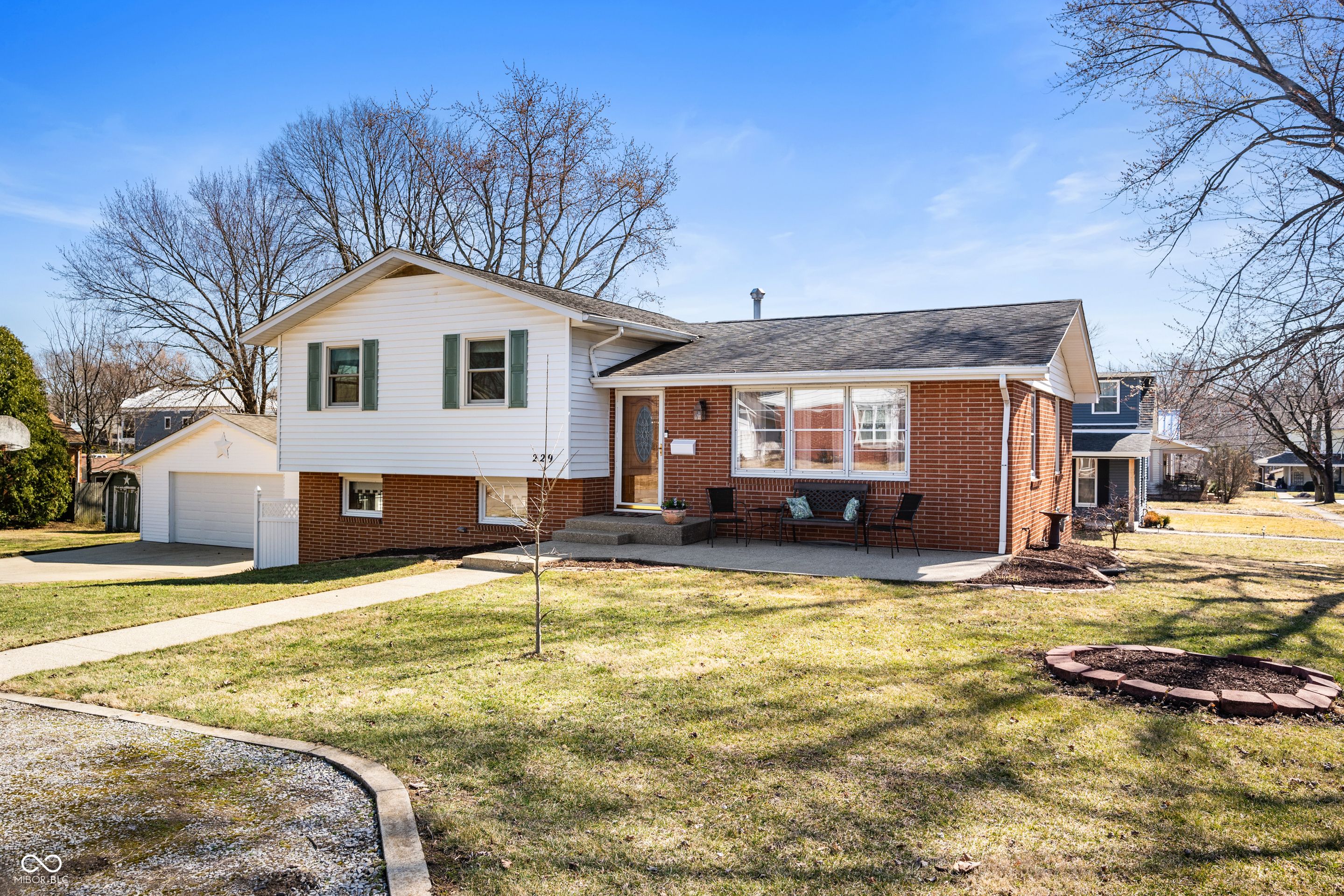 229 West Taylor Street Pendleton, IN 46064 - Photo 2 of 26