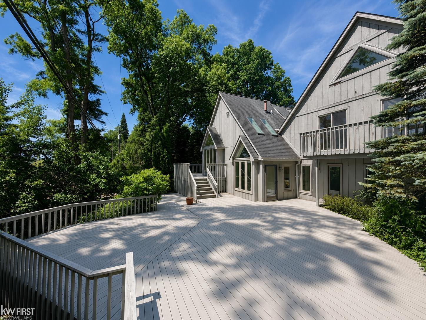 11820 Big Lake Road Davisburg, MI 48350 - Photo 1 of 50