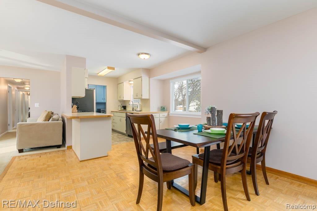 555 May Road Rochester Hills, MI 48307 - Photo 10 of 33