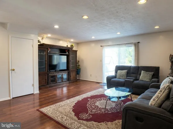 $320,000 | 16 Powhurst Court, Baltimore, MD 21236