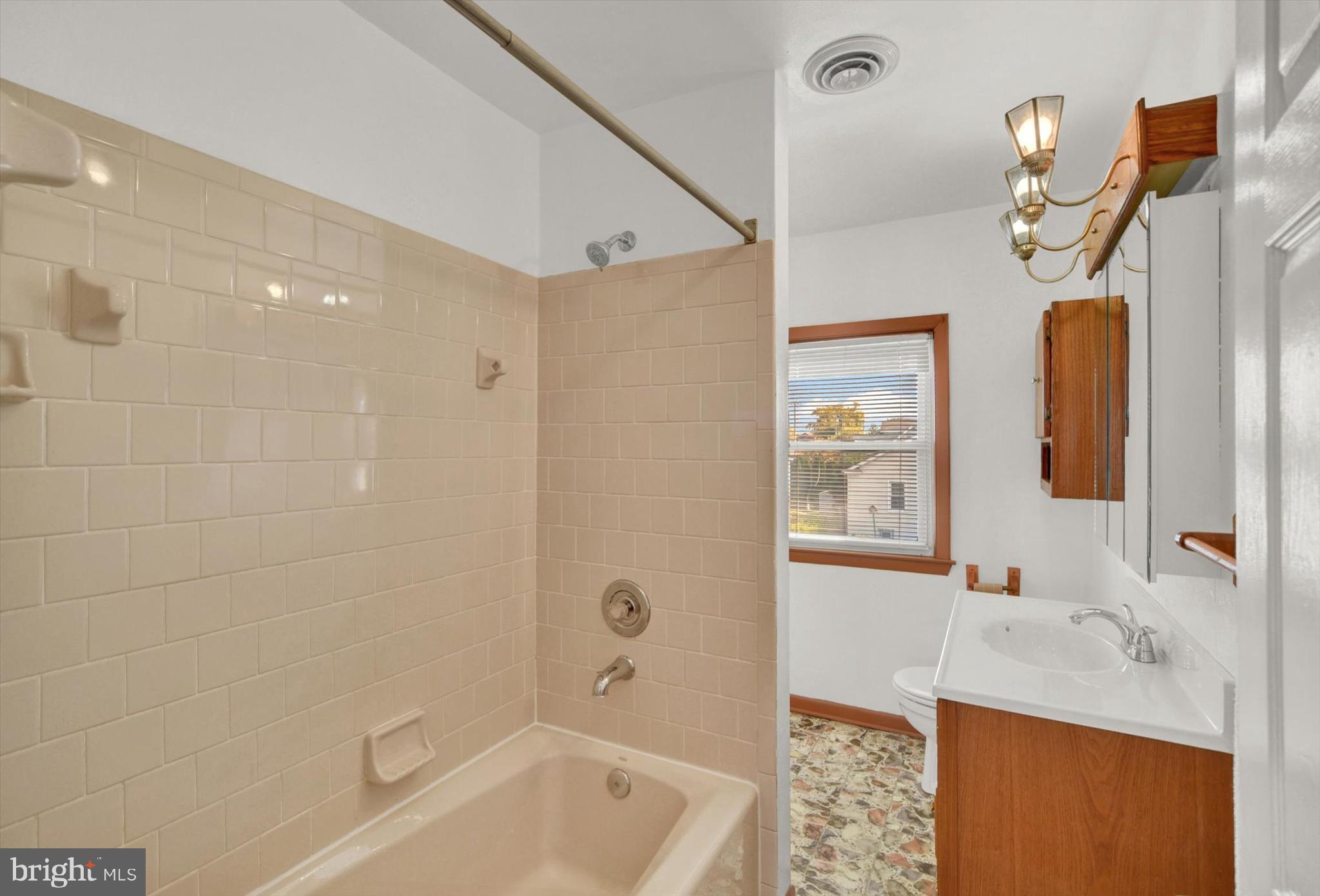 1806 Kinship Road Dundalk, MD 21222 - Photo 9 of 45