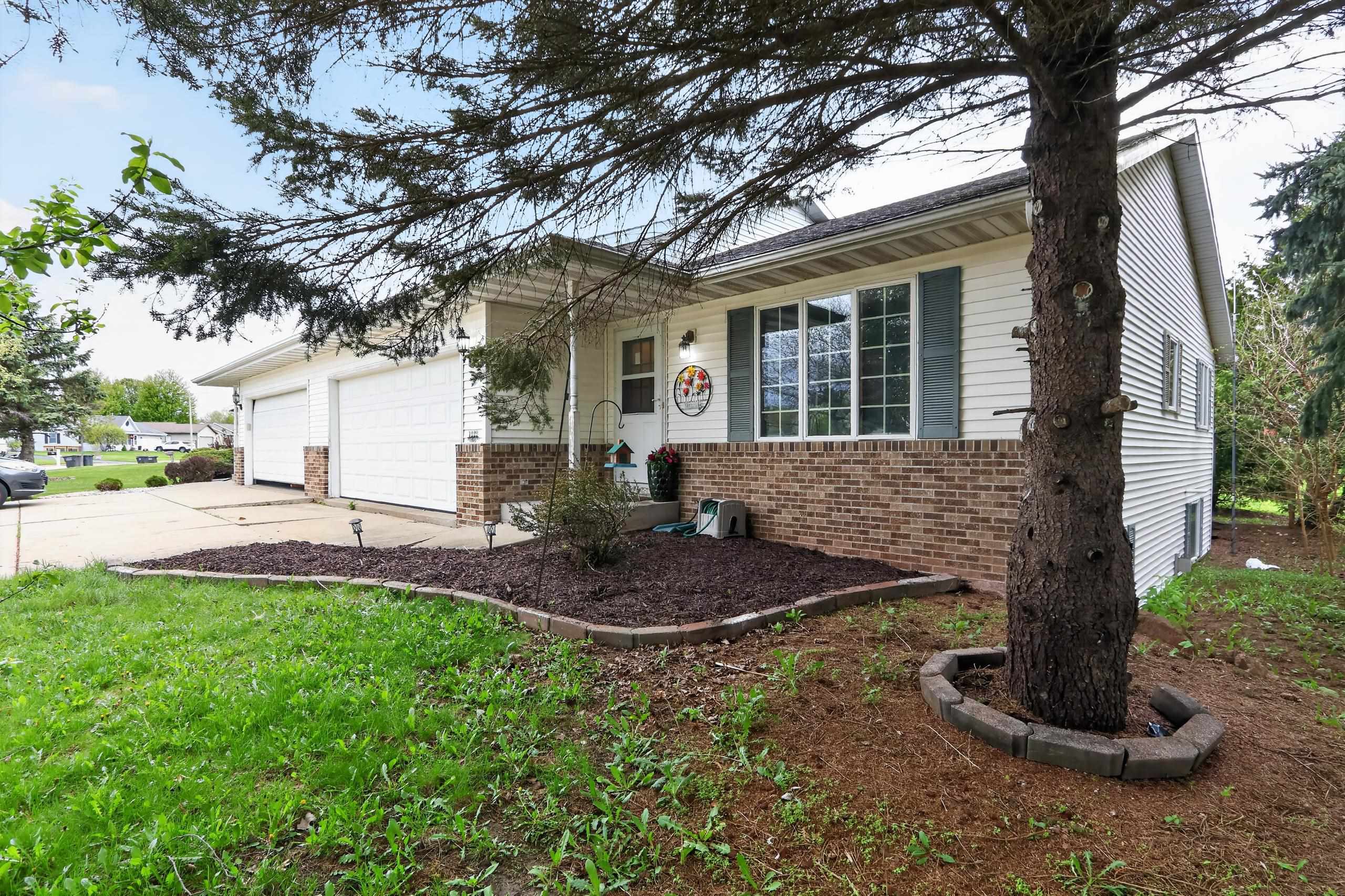 1222 Arthur Drive Milton, WI 53563 - Photo 3 of 36
