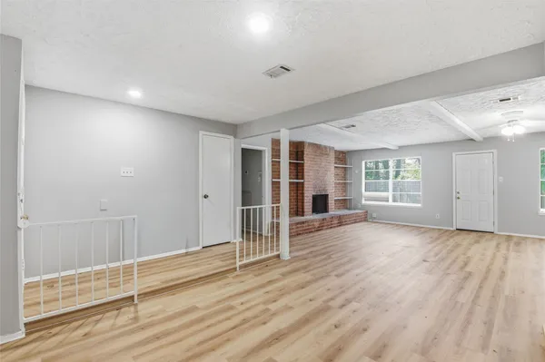 $1,500 | 6015 Knotty Post Lane, Spring, TX 77373
