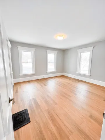 $1,675 | 178 Pleasant Street, Unit 1, Claremont, NH 03743