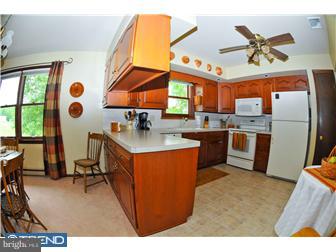 77 Lyons Road Fleetwood, PA 19522 - Photo 4 of 12 Kitchen