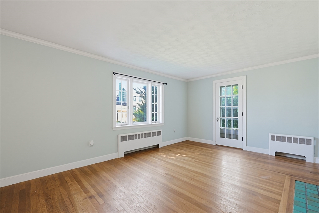 70 Oakdale Road Newton, MA 02459 - Photo 9 of 26 Gallery Image 9