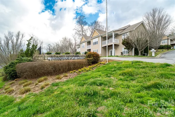 $279,000 | 10 Northbrook Place, Unit D, Asheville, NC 28804