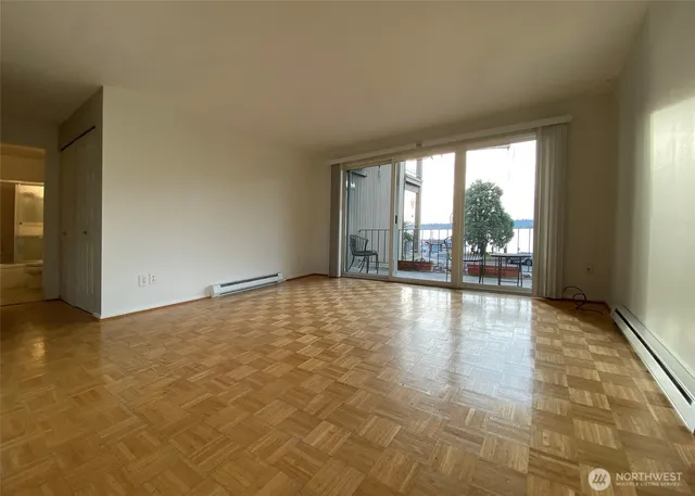 $2,500 | 65 Kirkland Avenue, Unit 214, Kirkland, WA 98033