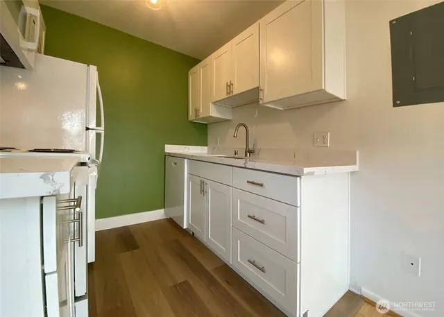 $2,500 | 65 Kirkland Avenue, Unit 214, Kirkland, WA 98033