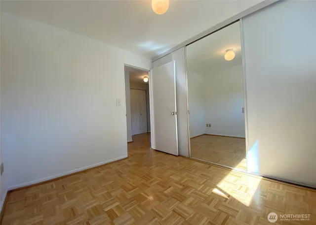 $2,500 | 65 Kirkland Avenue, Unit 214, Kirkland, WA 98033