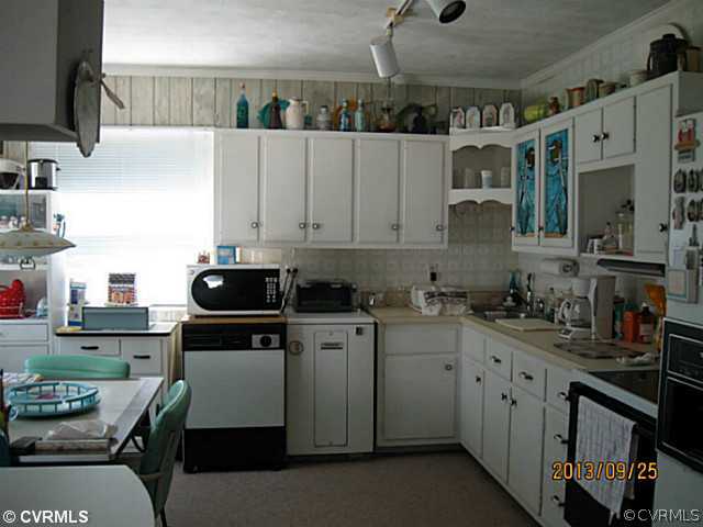 Cafeteria/Kitchen