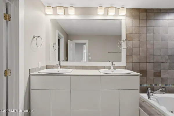 $365,000 | 62 Breakers Lane, Ridgeland, MS 39157